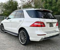 Mercedes Benz ML 350D gari nzuri ya kutembelea